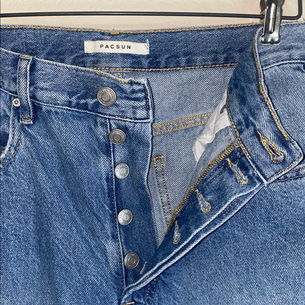🛍️PacSun Women’s ‘Dad Jeans’ in the shade Medium Indigo! - Picture 9 of 12
